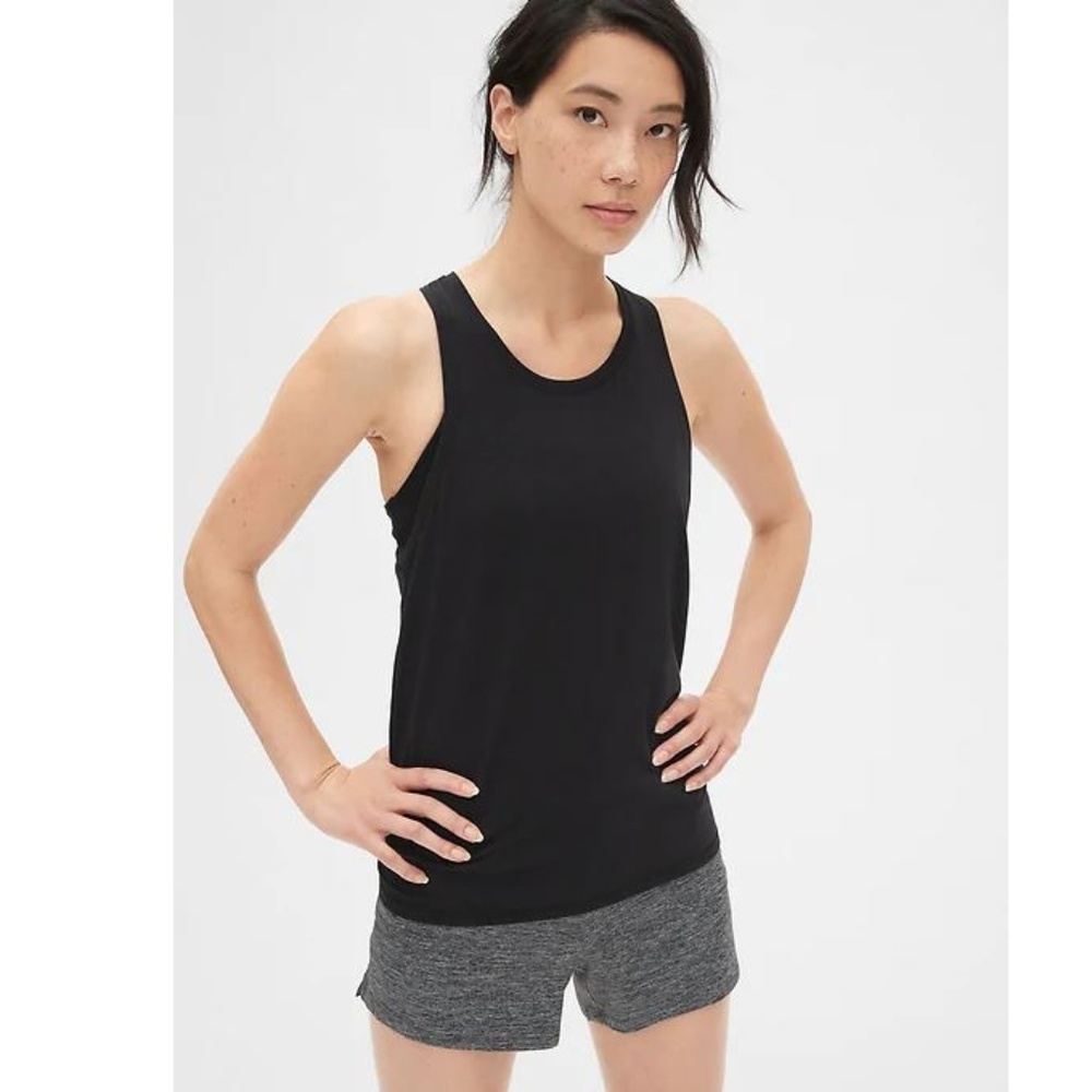 GapFit Breathe Open-Back Tank M